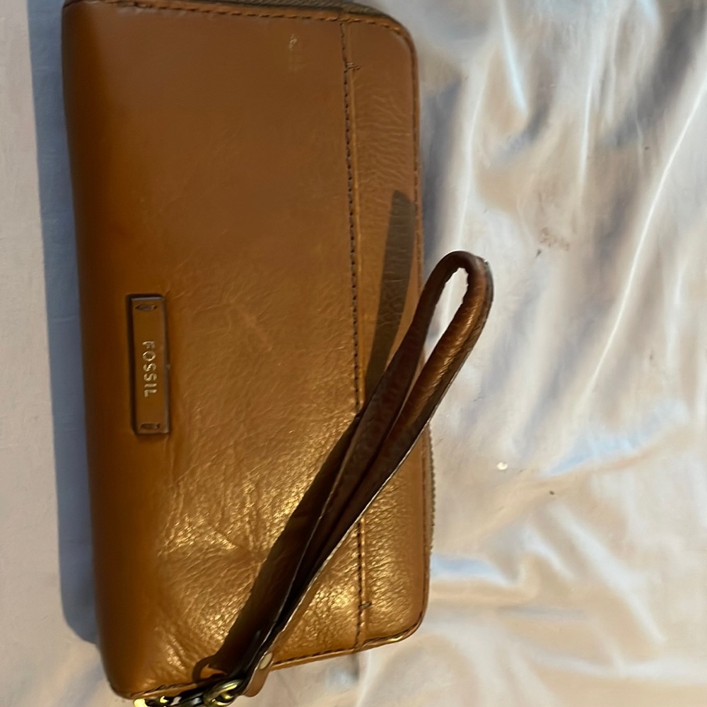 Fossil wristlet